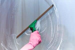 Glasreinigung: Glastüren reinigen
