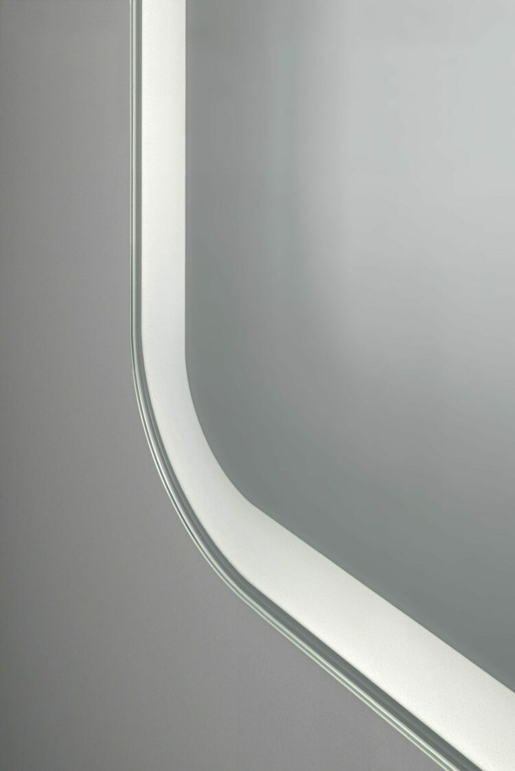 Hugo - Ovale Ecken, Rechteck Wandspiegel mit LED, 60 x 80 cm