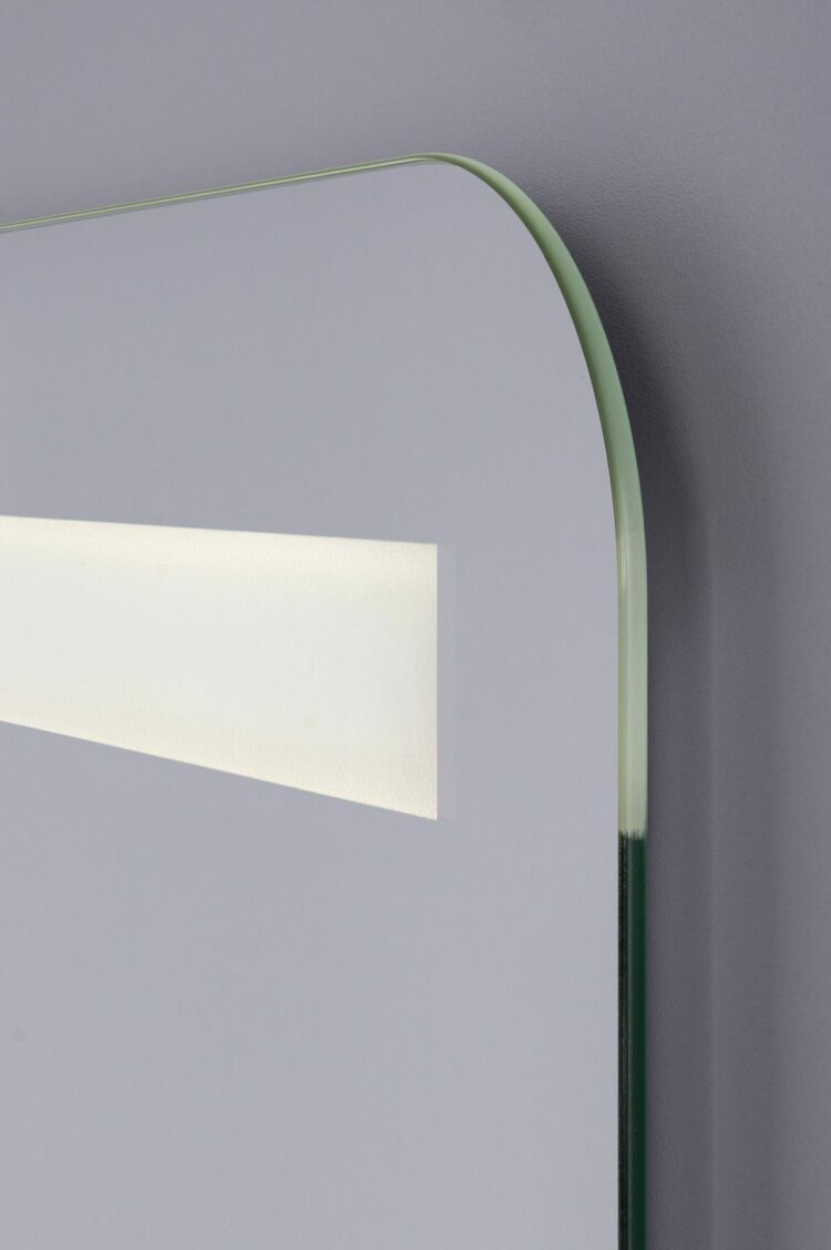 Uno - Rechteck mit abgerundeten Ecken Wandspiegel mit LED, 50 x 70 cm