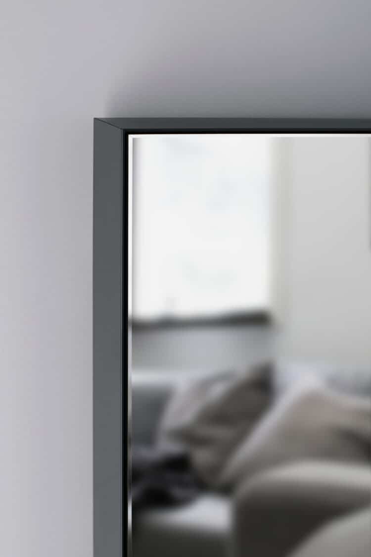 Box Black Rechteck Wandspiegel im schwarzen Rahmen aus gebürstetem Aluminium-2