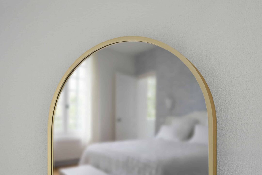Joy Gold Ovale Wandspiegel im gelb Rahmen aus gebürstetem Aluminium-3