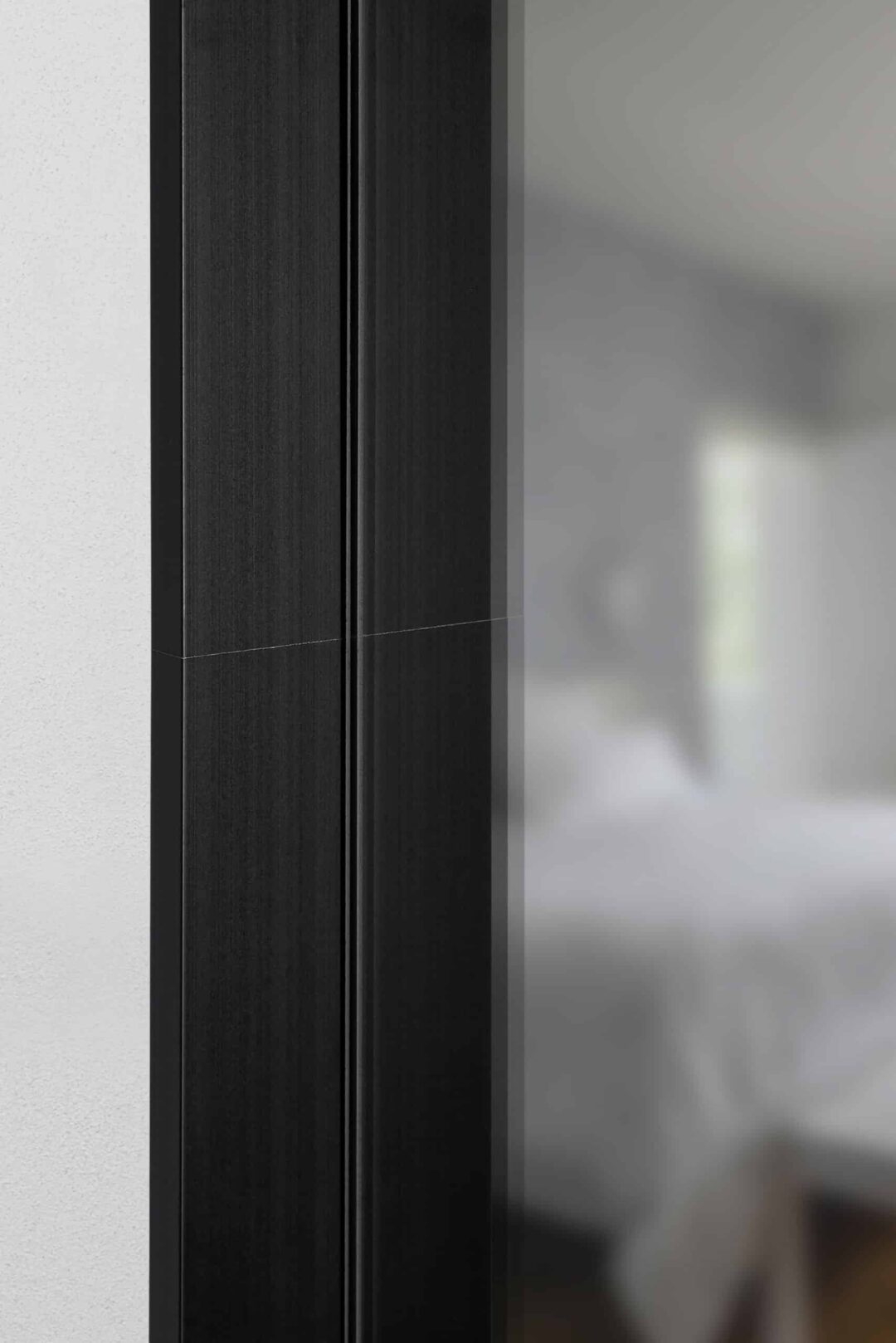 Tokio Black Ovale Wandspiegel im schwarzen Rahmen aus gebürstetem Aluminium 50 x 100 cm-2