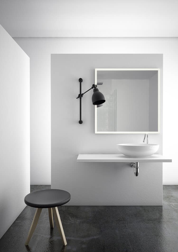 Solid Rechteck mit umlaufendem Mattstreifen Wandspiegel mit LED-1