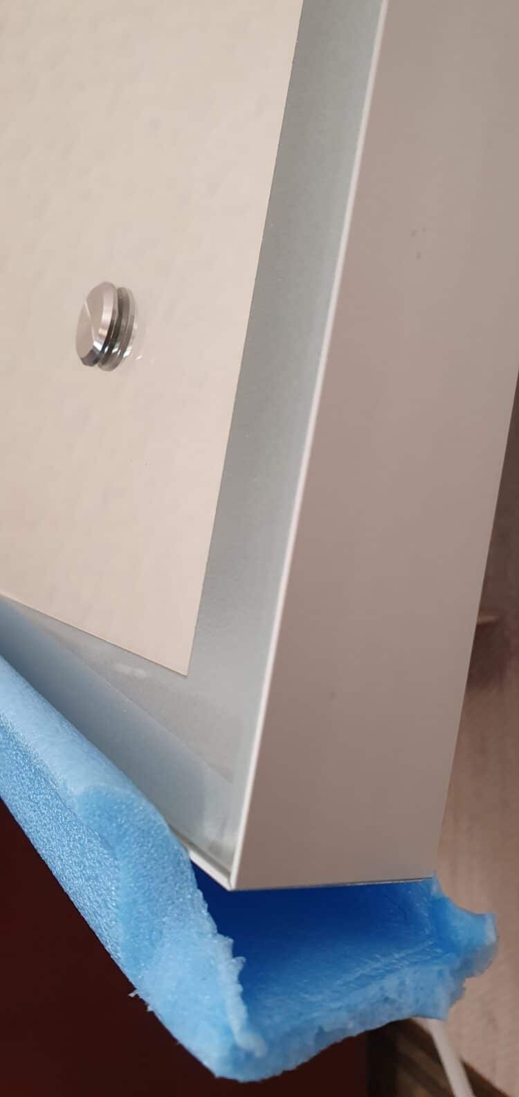 Solid - Rechteck mit umlaufendem Mattstreifen, Wandspiegel mit LED