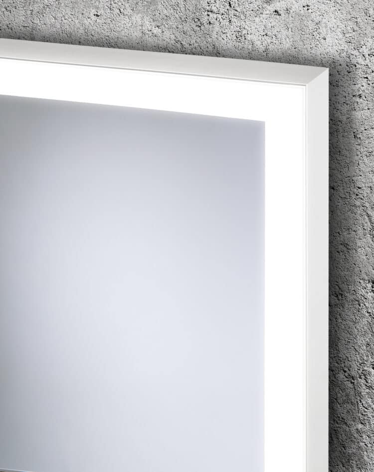 Solid White Rechteck mit umlaufendem Mattstreifen Wandspiegel mit LED. Rahmenfarbe - Weiß 60 x 80 cm-3
