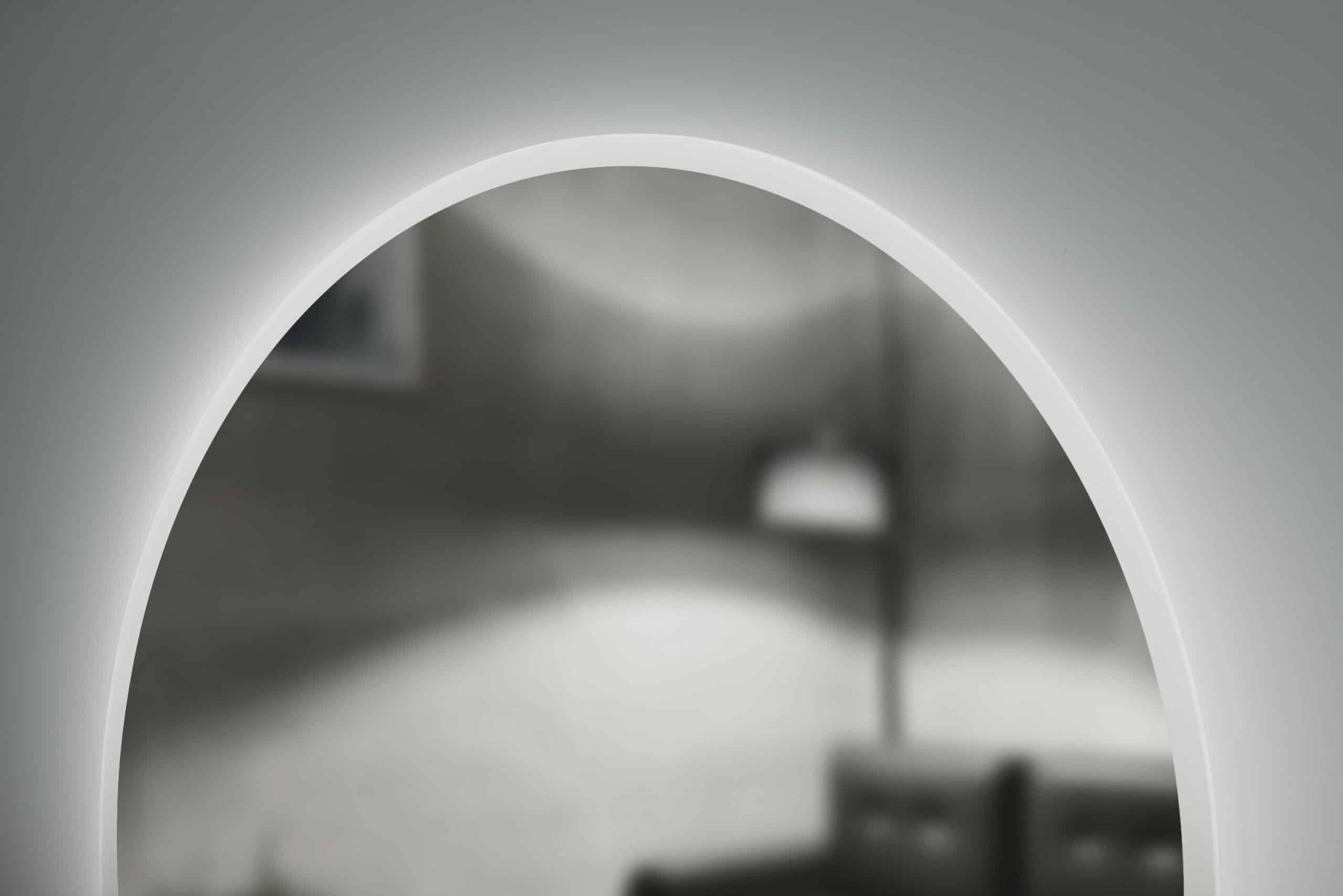 beleuchten die Wand hinter dem Spiegel.Wandspiegel LED-1 beleuchten die Wand hinter dem Spiegel.Wandspiegel LED-1