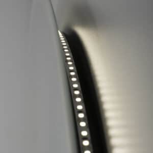 beleuchten die Wand hinter dem Spiegel.Wandspiegel LED-2